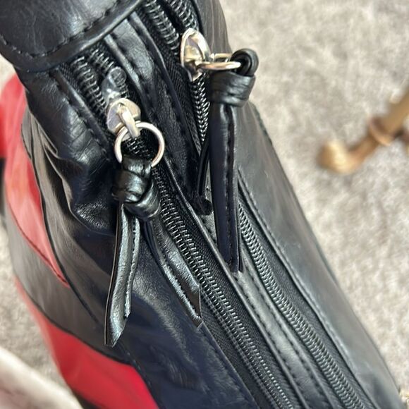 Black & Red Striped hobo Shoulder bag hobo bag NWT - Picture 7 of 13